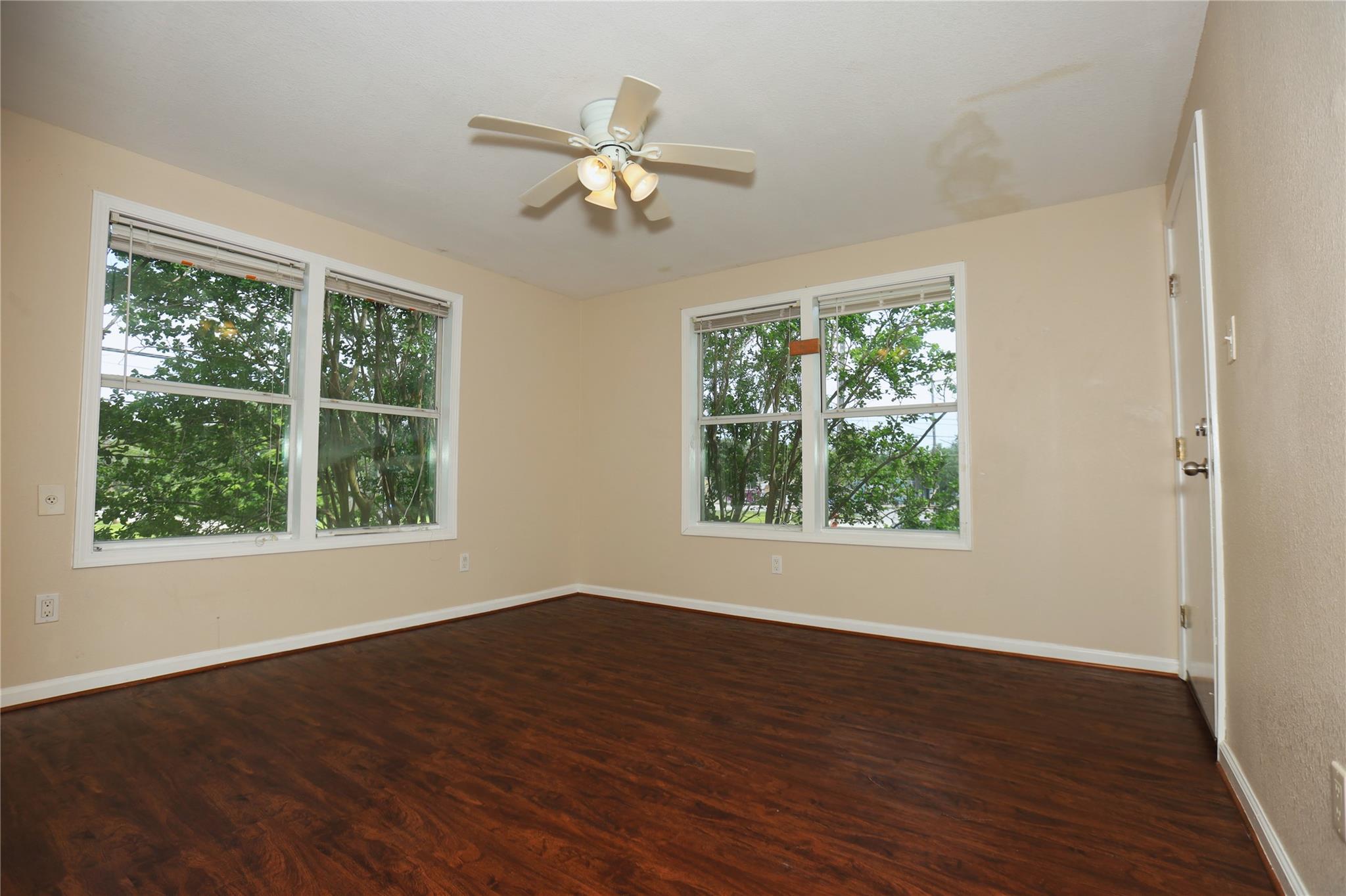 256 E Pecan Lane 3