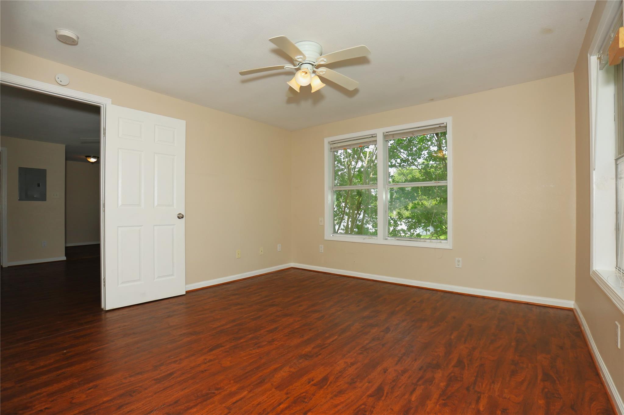 256 E Pecan Lane 3