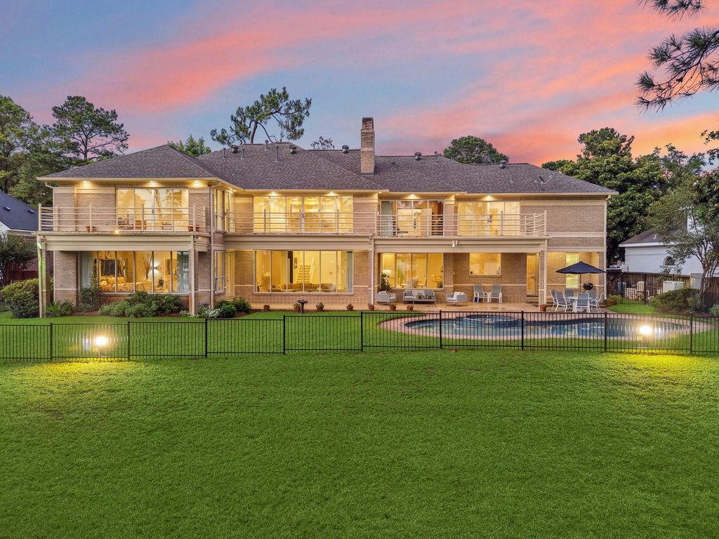 Photo of 1627 Scenic Shore Drive, Kingwood, TX 77345 (MLS # 52364132)