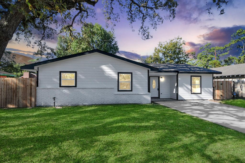 Photo of 10507 Royal Oaks Drive, Houston, TX 77016 (MLS # 88414249)