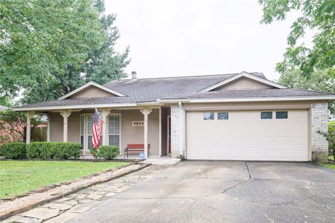 Photo of 9844 Oriole, Conroe, TX 77385 (MLS # 82830394)