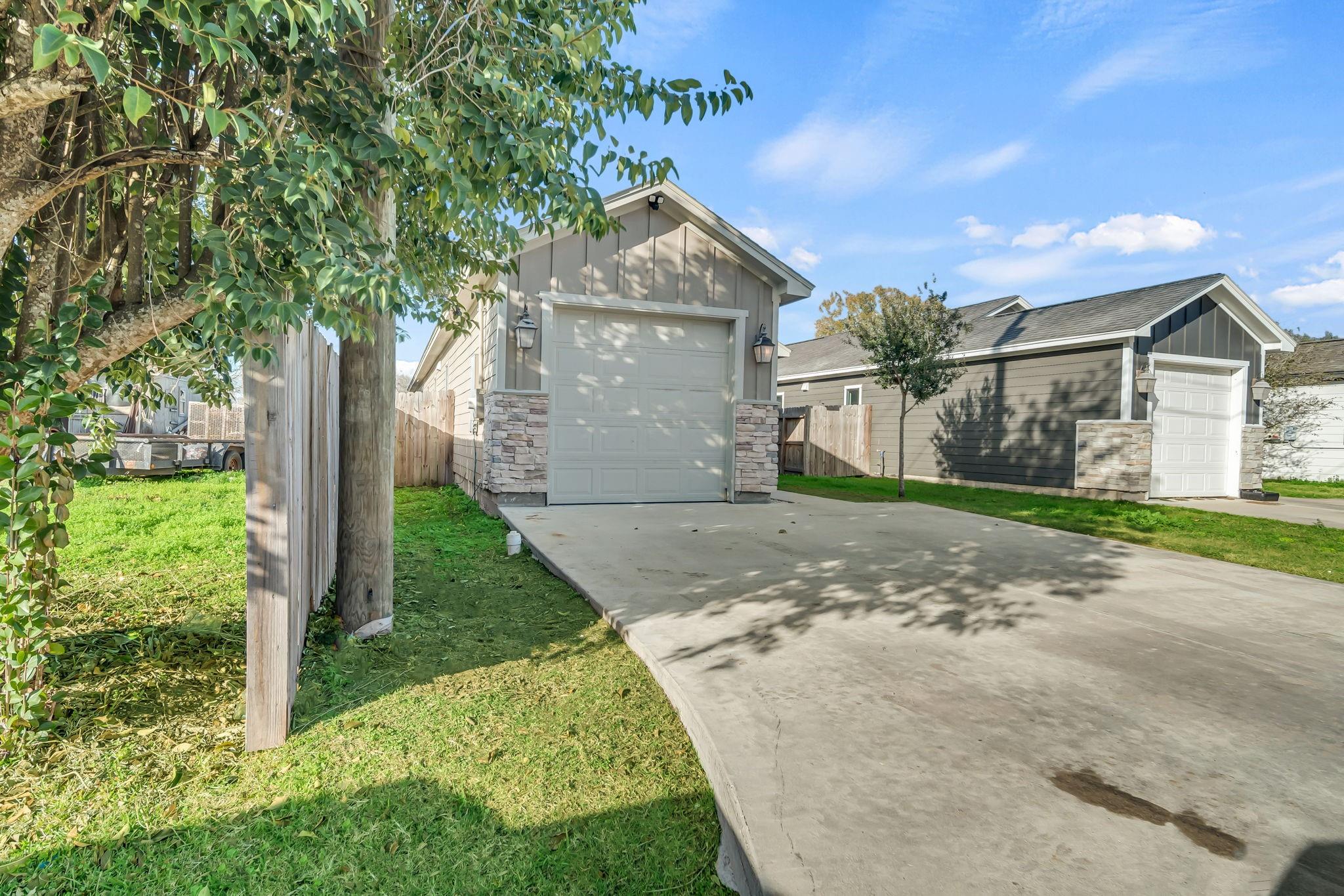 320 W Live Oak Street