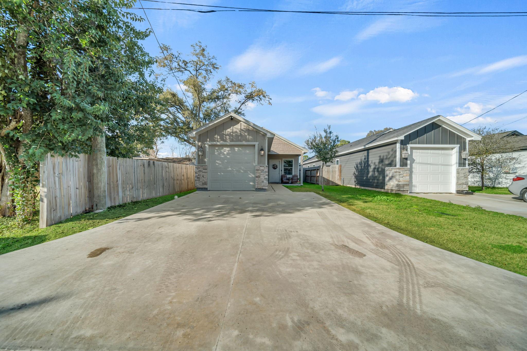 320 W Live Oak Street