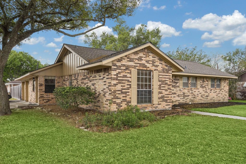 Photo of 4802 Elm Street, Pearland, TX 77581 (MLS # 49104708)