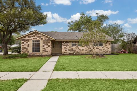 Photo of 4802 Elm Street, Pearland, TX 77581 (MLS # 49104708)