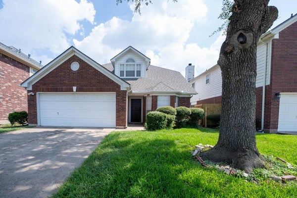 8826 FONDREN VILLAGE DR, HOUSTON, TX 77071 - Image ca56b3cb3cf4f24a49d2deb9d542e3c9/2135201458