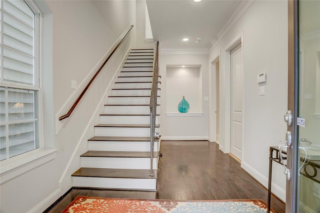 Photo of 5637 Kiam Street #D, Houston, TX 77007 (MLS # 75248319)