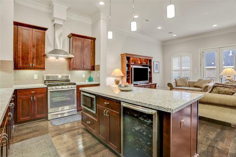 Photo of 5637 Kiam Street #D, Houston, TX 77007 (MLS # 75248319)