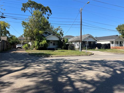 1811 & 1815 Studewood Street Houston TX 77008