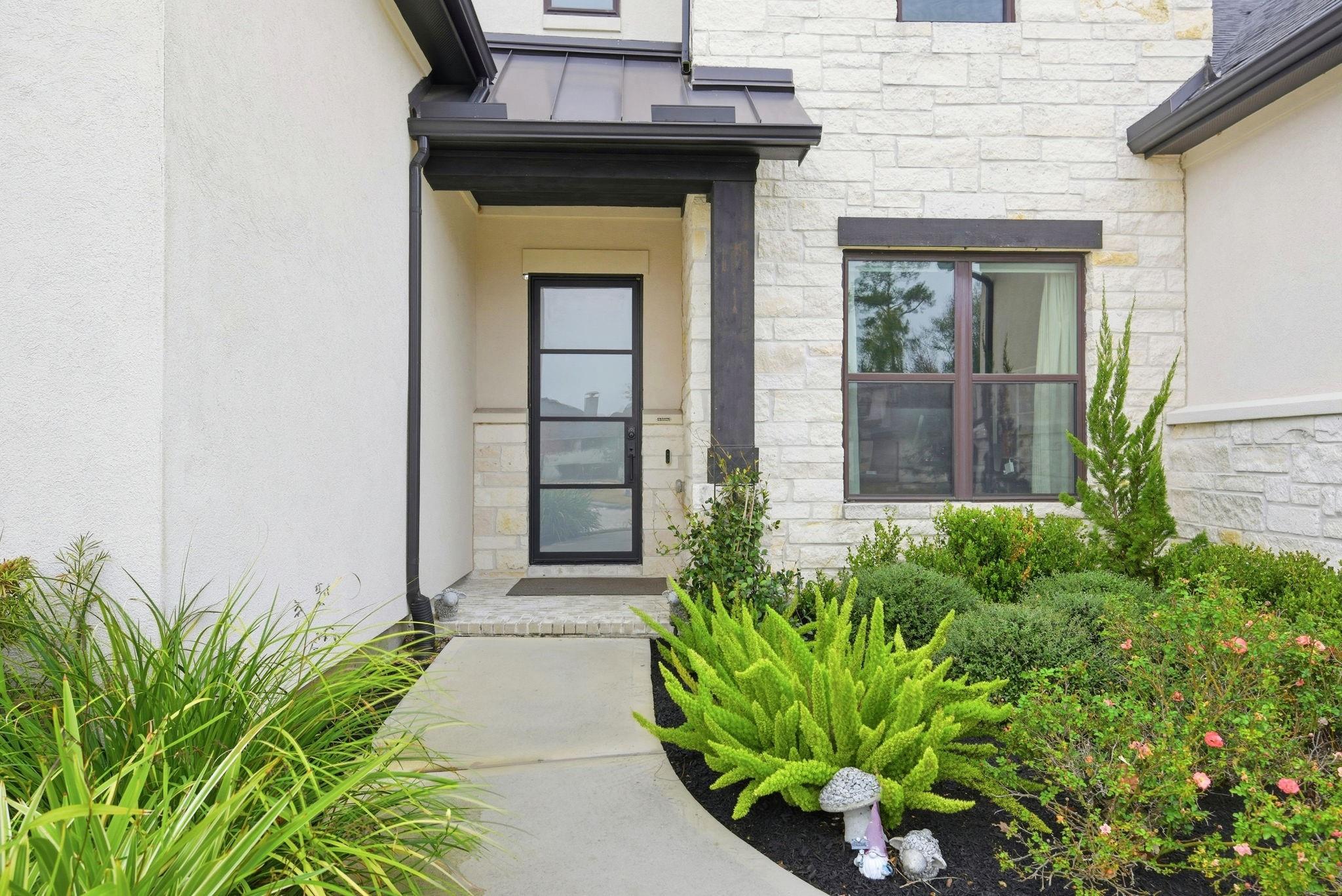 10102 S Goshawk Trail