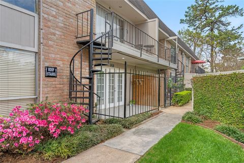 Photo of 2238 S Piney Point Road #102, Houston, TX 77063 (MLS # 28163784)