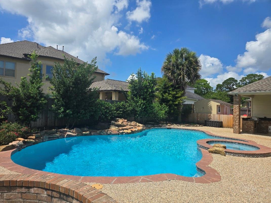 18423 Bivens Bend