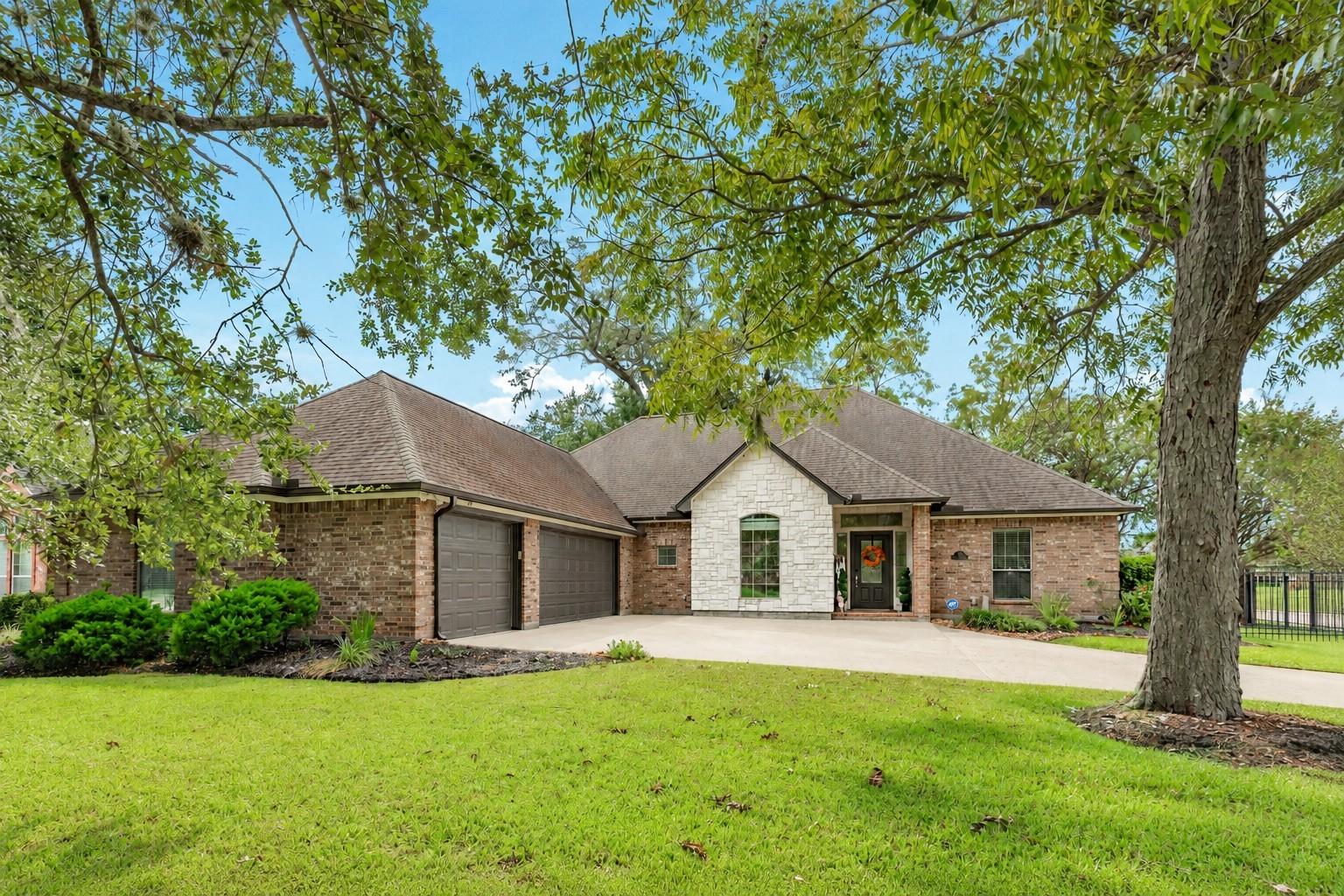 52 English Oak Court