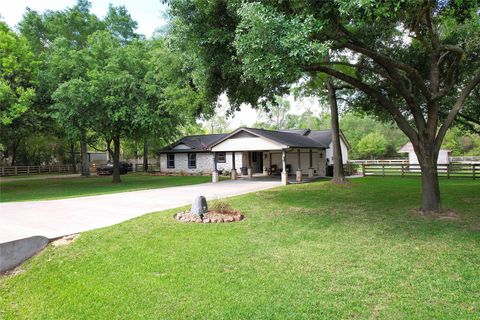 142 Sentinel Oaks Pinehurst TX 77362