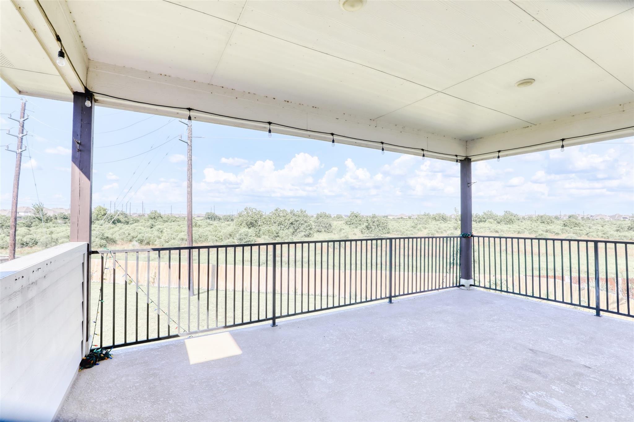 6822 Regal Lakes Drive