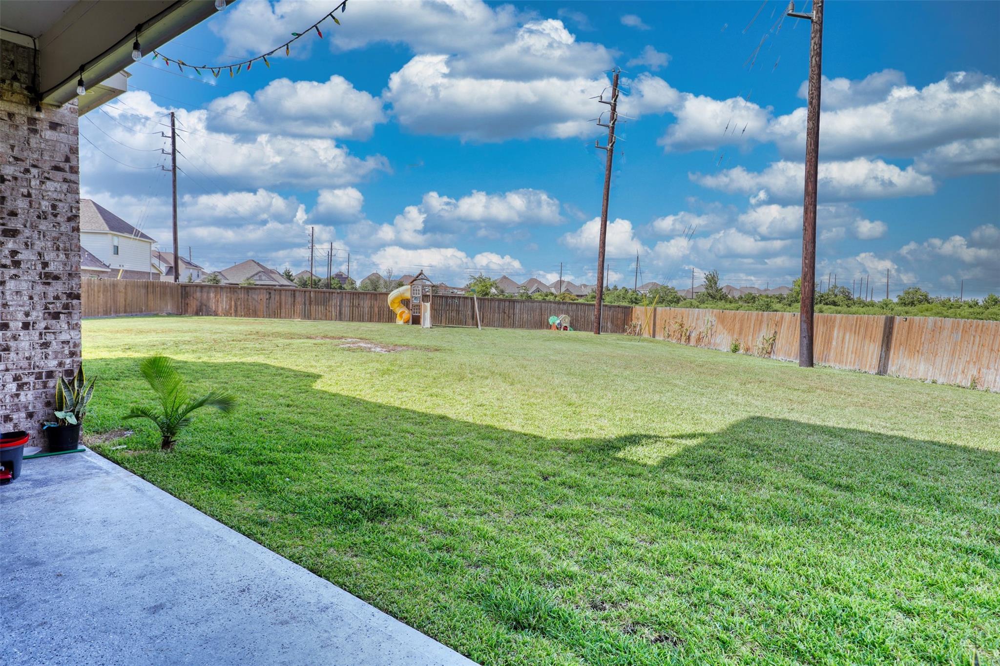 6822 Regal Lakes Drive