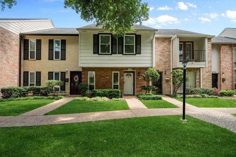 Photo of 10180 Longmont Drive #43/5, Houston, TX 77042 (MLS # 45135754)