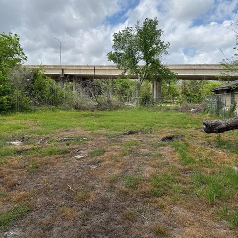 Vacant Land For Sale - 2117 Kirk Street<br/> Houston, TX 77026