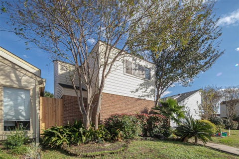Photo of 2005 Trixie Lane, Houston, TX 77042 (MLS # 51107422)