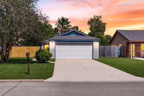Photo of 8618 Van Hut Lane, Houston, TX 77044 (MLS # 6681253)