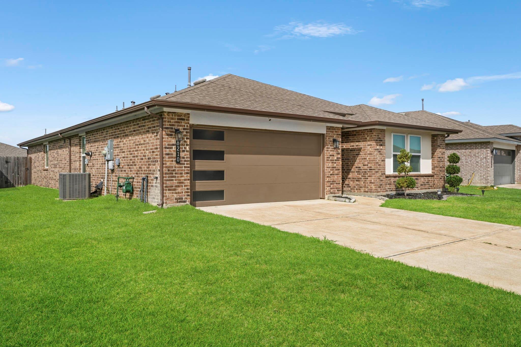 8210 Buck Lane