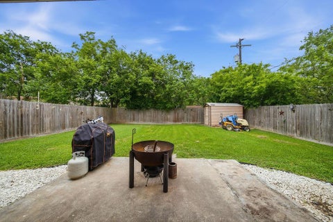 Tiny photo for 1916 41st Avenue N, Texas City, TX 77590 (MLS # 66200539)
