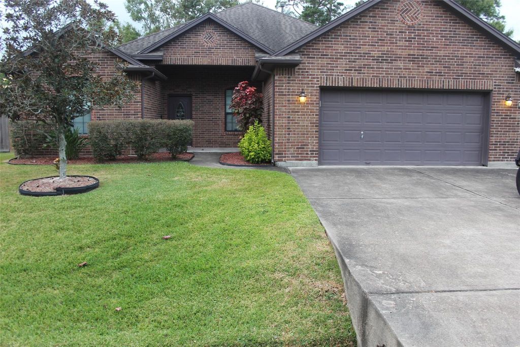 Photo of 5118 Bayou Drive, Dickinson, TX 77539 (MLS # 12636193)