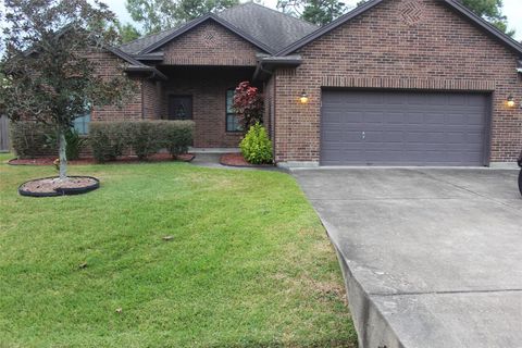 Photo of 5118 Bayou Drive, Dickinson, TX 77539 (MLS # 12636193)