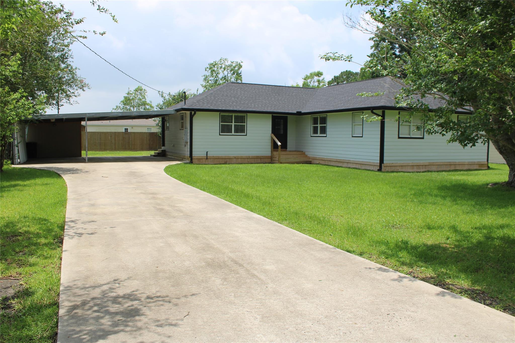 736 Carolyn Street