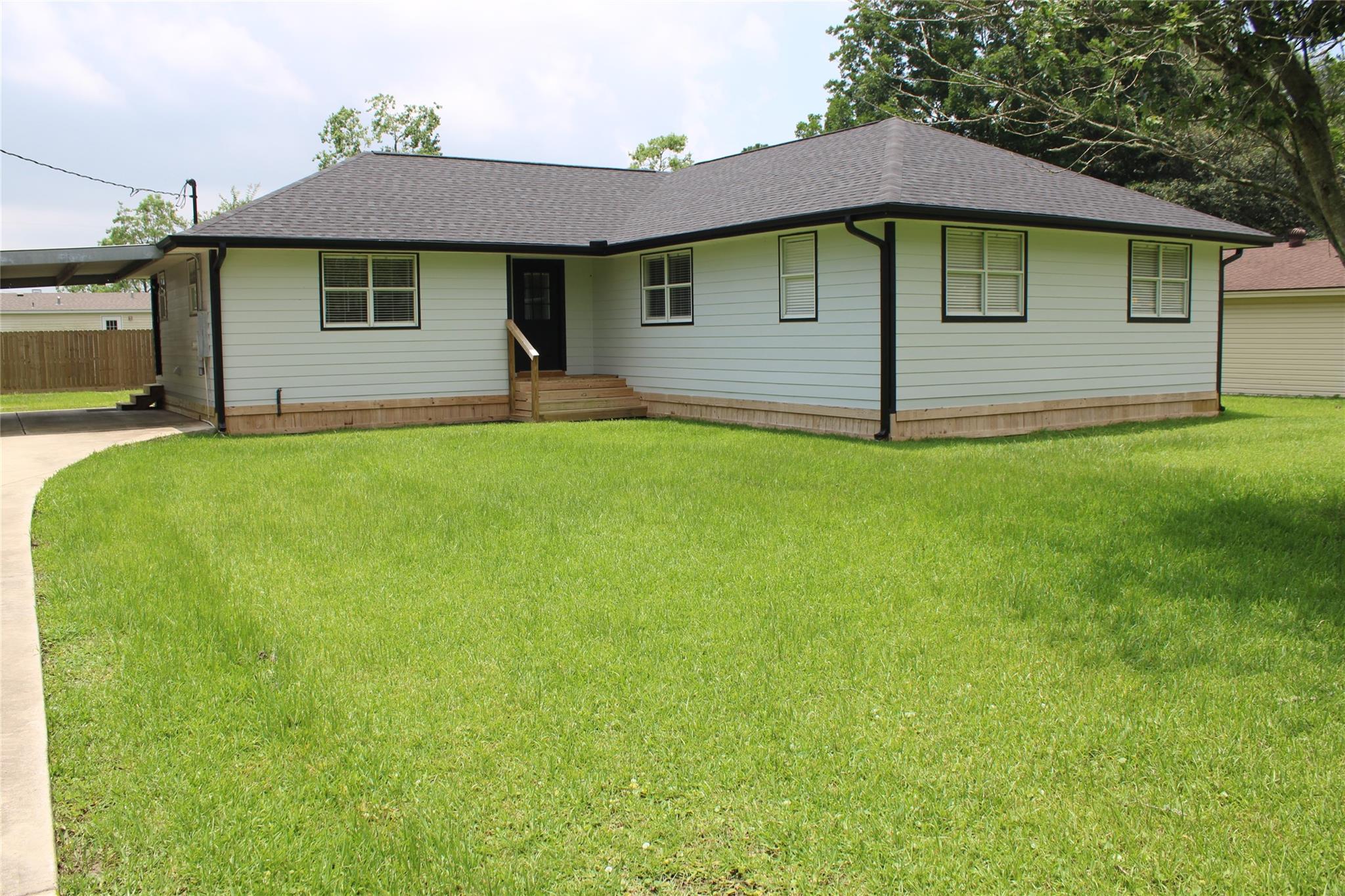 736 Carolyn Street