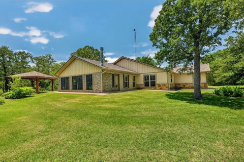 Homes For Sale - 5680 Pratt Road<br/> College Station, TX 77845