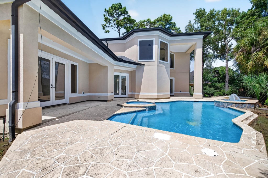 Photo of 46 Kingwood Greens Drive, Houston, TX 77339 (MLS # 18928504)