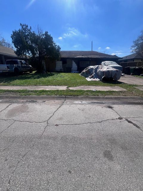 5734 Doulton Drive Houston TX 77033