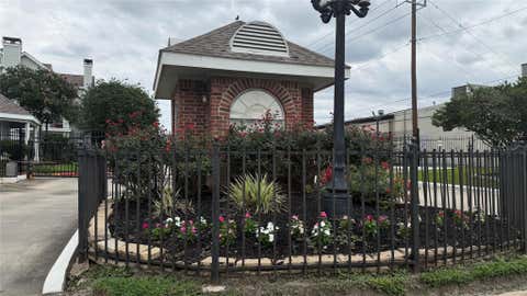 Photo of 10630 Westbrae Parkway #607, Houston, TX 77031 (MLS # 3658835)