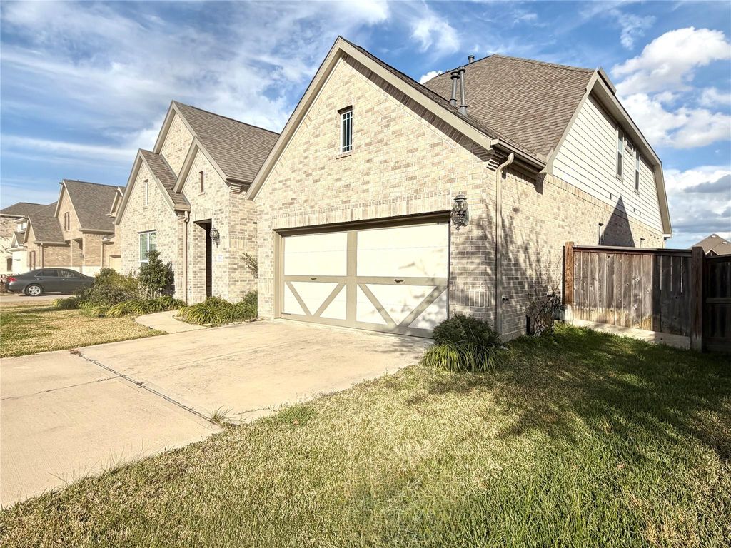Photo of 6610 Lake Oasis Drive, Katy, TX 77493 (MLS # 39698680)