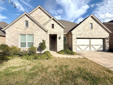 Photo of 6610 Lake Oasis Drive, Katy, TX 77493 (MLS # 39698680)
