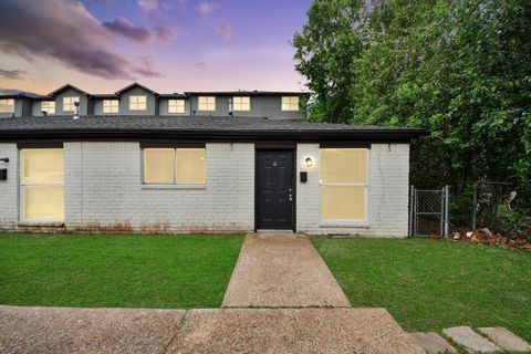Photo of 1736 Crestdale Drive #6, Houston, TX 77080 (MLS # 12623172)