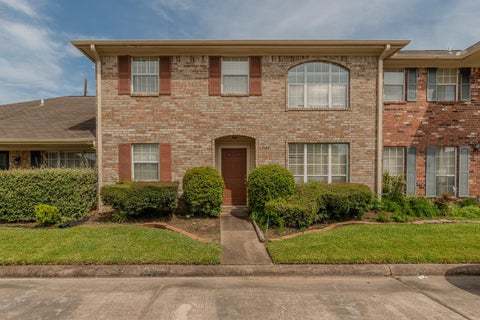 Photo of 1133 Green Meadow ST, Beaumont, TX 77706 (MLS # 23096018)