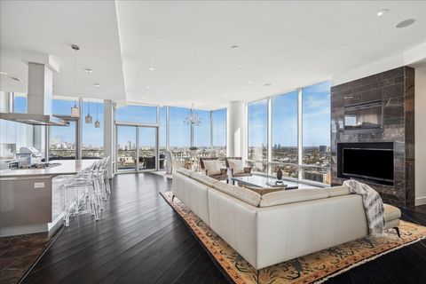 Condo For Sale - 2727 Kirby Drive #19F<br/> Harris County, Houston, TX 77098