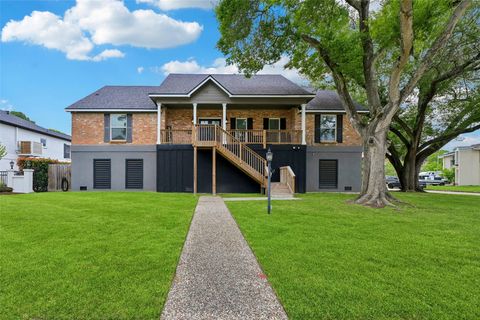 18611 Point Lookout Drive Nassau Bay TX 77058