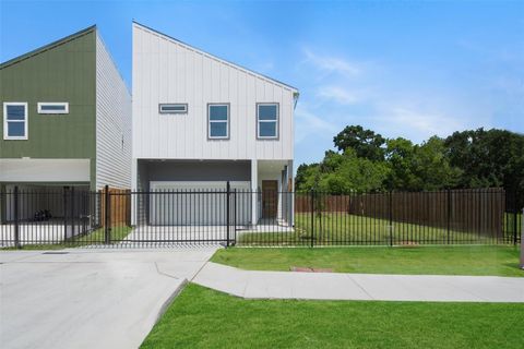 Photo of 9309 Jutland Road, Houston, TX 77033 (MLS # 55681660)