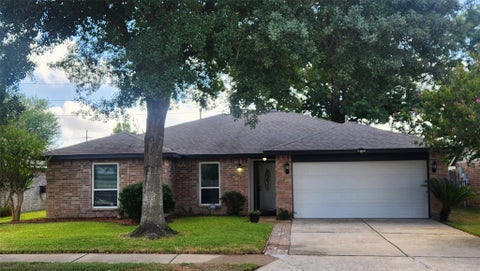 Photo of 8007 Big Oak Trail Drive, Houston, TX 77040 (MLS # 70380491)