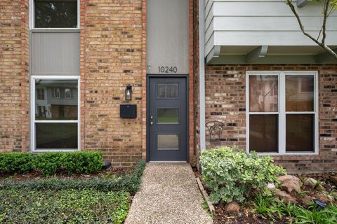 Photo of 10240 Longmont Drive #48/1, Houston, TX 77042 (MLS # 78741730)