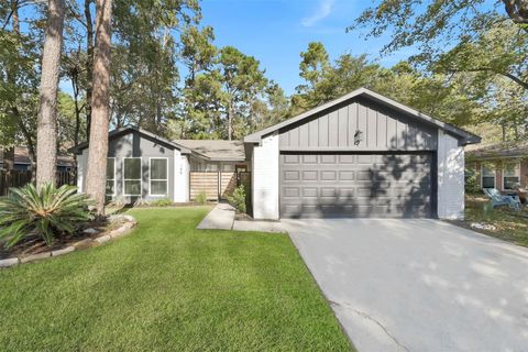 Photo of 146 W Woodstock Circle Drive, Spring, TX 77381 (MLS # 40332970)