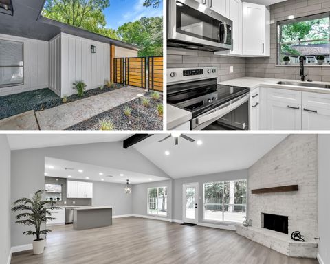 Photo of 146 W Woodstock Circle Drive, Spring, TX 77381 (MLS # 40332970)