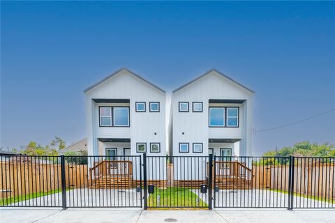 Photo of 3210 Retta Street, Houston, TX 77026 (MLS # 22373776)