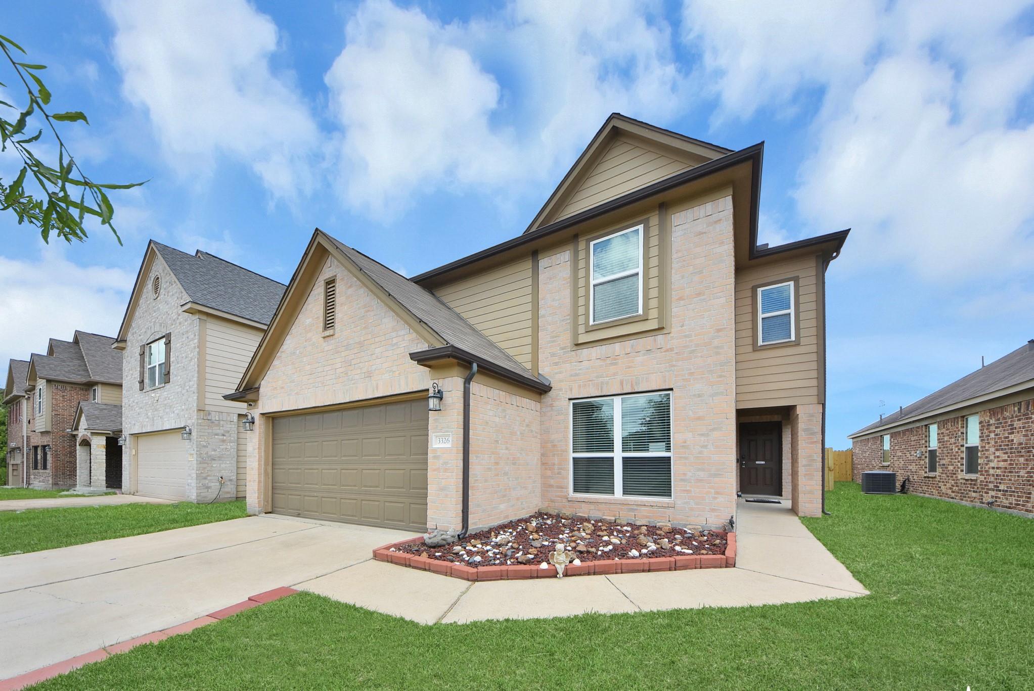 3326 View Valley Trail