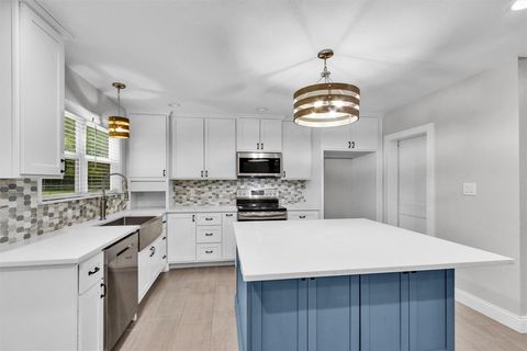 Tiny photo for 115 Red Oak Lane, Conroe, TX 77304 (MLS # 64044070)