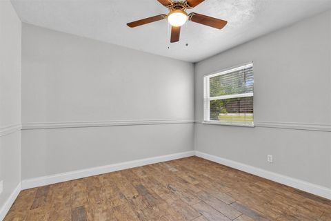 Tiny photo for 115 Red Oak Lane, Conroe, TX 77304 (MLS # 64044070)