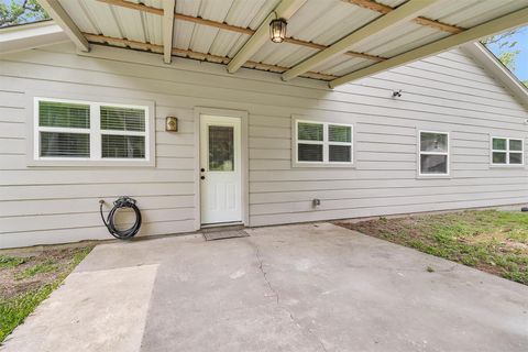 Tiny photo for 115 Red Oak Lane, Conroe, TX 77304 (MLS # 64044070)
